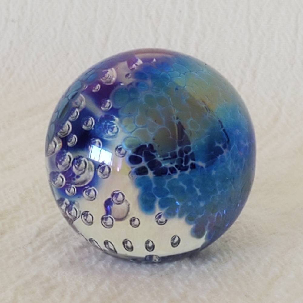 Art Glass Paperweight Controlled Bubbles Iridescent - Picture 2 of 7